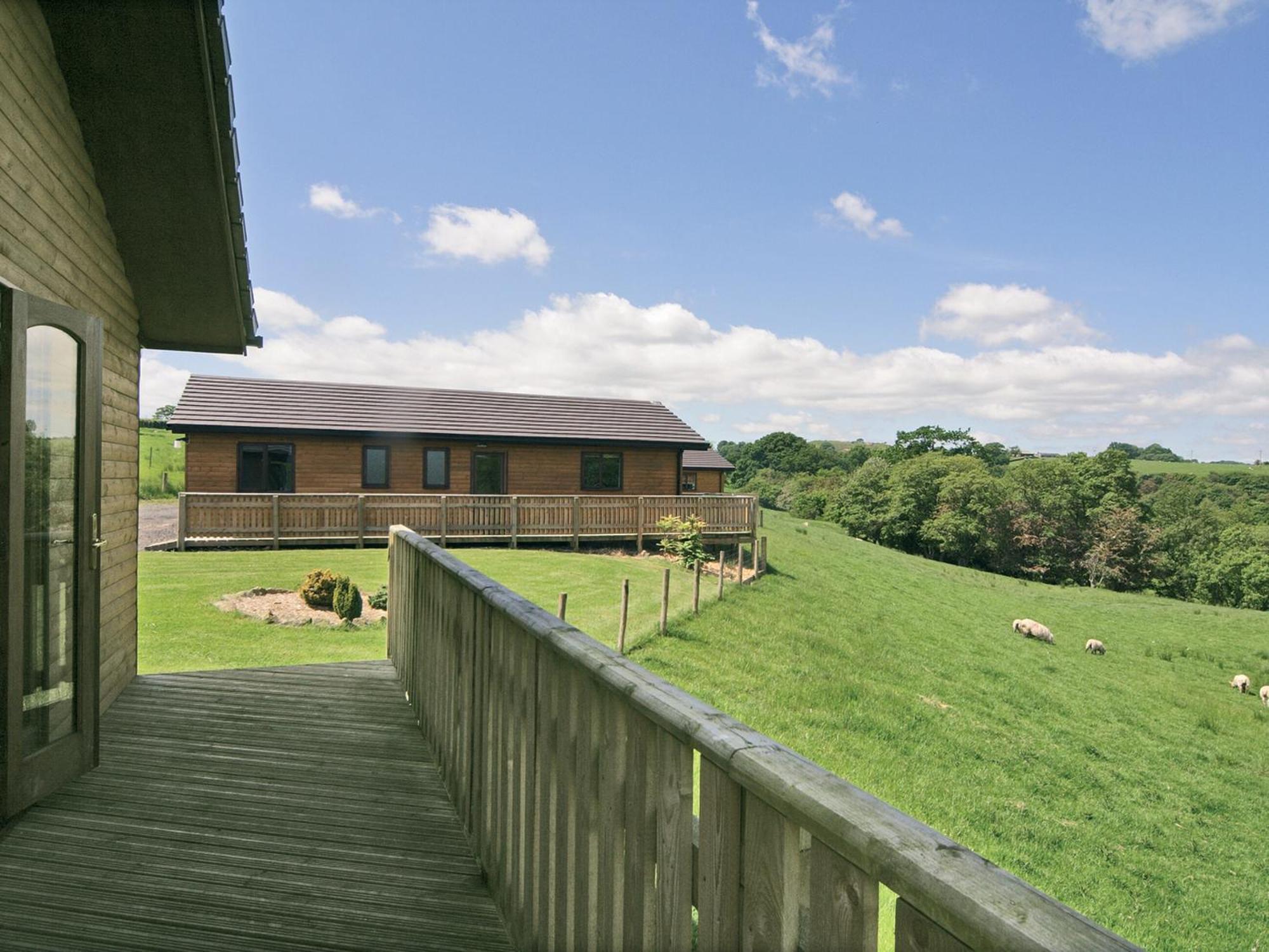 Woodside Lodge Penybont Eksteriør billede